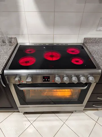 Free delivery Hoover electric ceramic hob and oven (stainless steel) - working condition