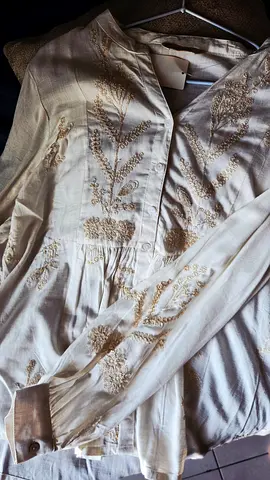 Woven-Cotton Casual Embroidery Top