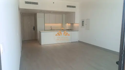Brand New Ensuite 1-Bedroom | First Tenant | Semi Furnished | High Floor
