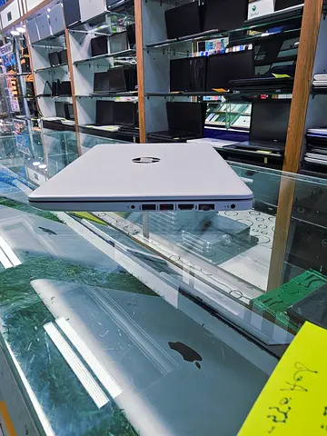 HP Laptop for Sall
Ryzen 3
Ram 8GB
SSD 256
Radeon 2GB
Siz 14
Battery 6 hours 
6 months warranty e