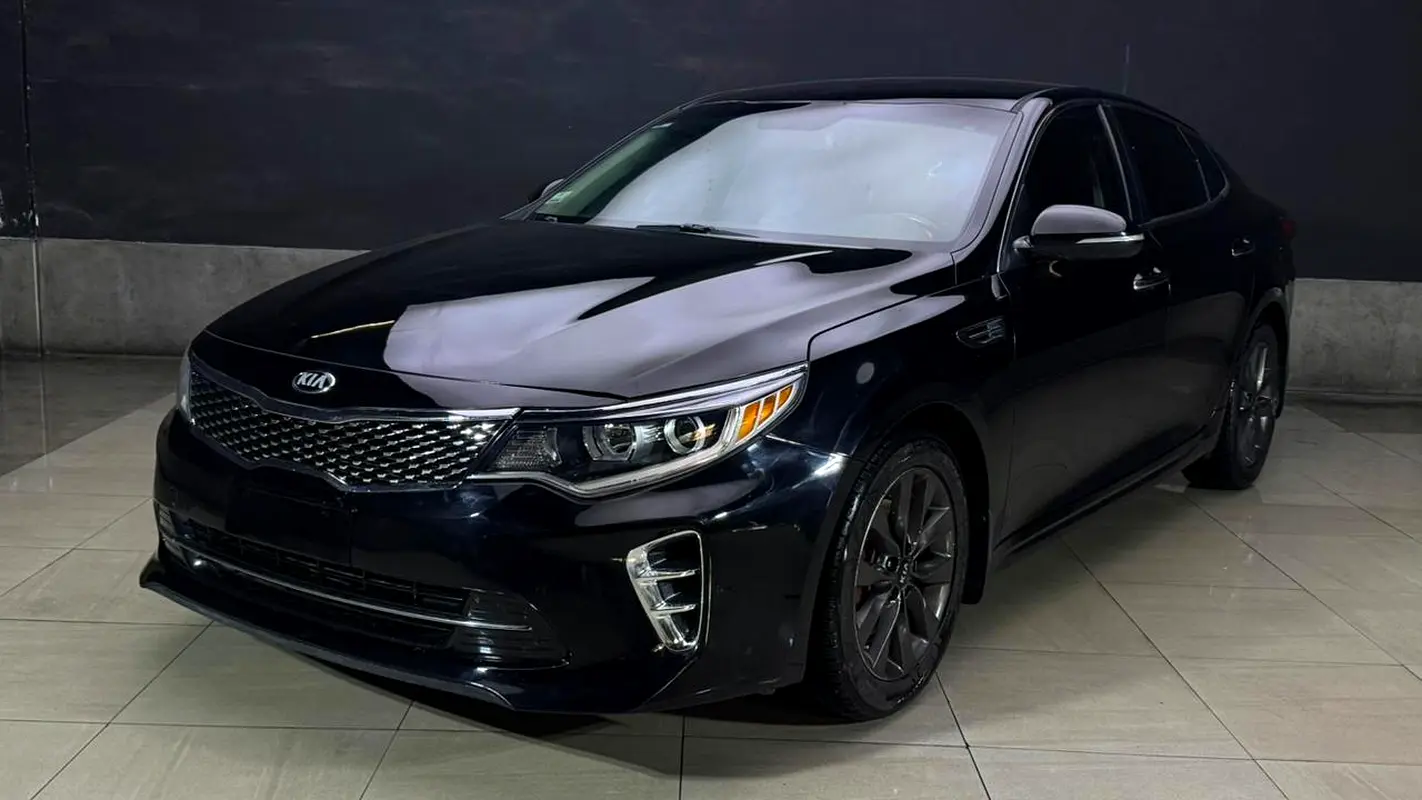 Kia Optima 2018 — photo 1 of 12