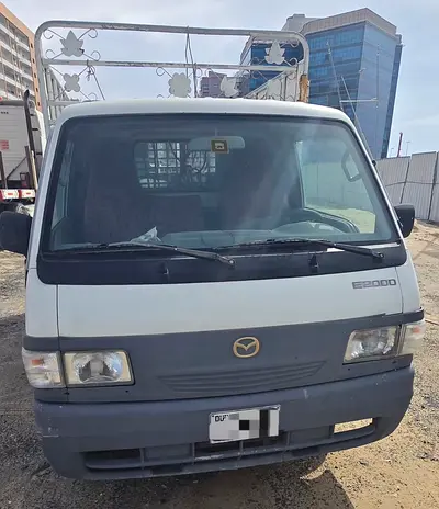 Mazda E 2000 Standard 2005 - GCC Specs - Well Maintained