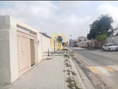 للبيع بيت في منطقة  القادسية ضاحية الحيرة امارة الشارقة  بمساحة 6400 قدم مربع