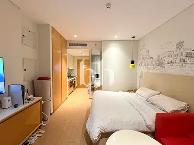 Exclusive | All bills included | High floor