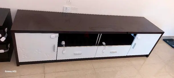 TV table set in good condition