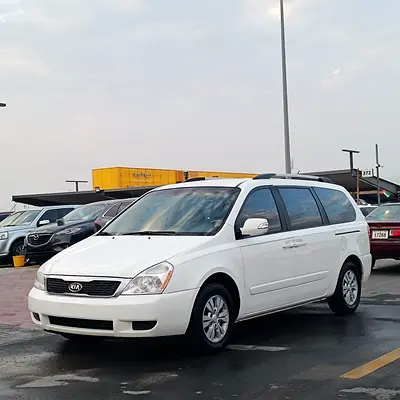 كيا سيدونا موديل 2012