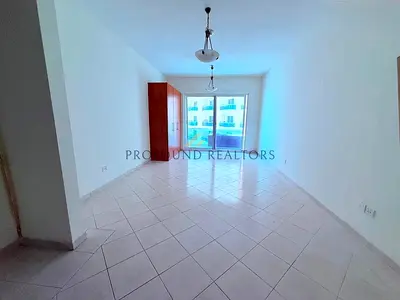Spacious Studio | Unfurnished | Move-In Ready | Lake View Living