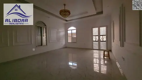 🏡 فيلا فاخرة للإيجار – الروضة 2 | أول ساكن ✨ فرصة مميزة للسكن في فيلا جديدة كلياً بتشطيب راقٍ وموقع ممتاز 📍 الموقع: الروضة 2  ✔️ على شارع أسفلت  ✔️