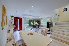 Corner Unit | Big Garden | Next To Park