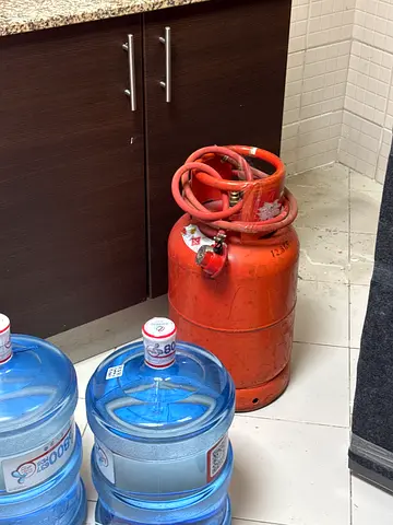 Gas cylinder