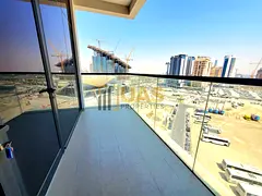 CHILLR &amp; GAS FREE | HUGE SIZE | FRONT OF METRO