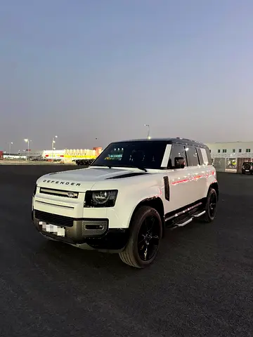 2025 Land Rover Defender 110 X-Dynamic HSE - GCC Specs