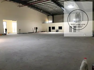 مستودع مع شوروم 11 الف قدم | كهرباء 100 كيلووات .