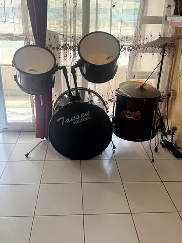 4-piece Acoustic Drum Kit with Cymbal - Good Condition