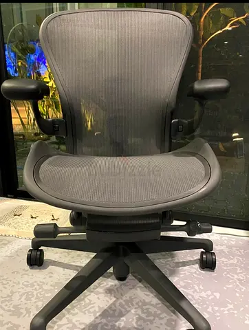 Herman miller Aeron remastered size B fully loaded