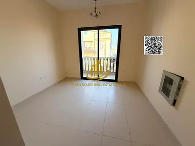 استوديو أنيق ببلكونة للإيجار السنوي في العالية مباشرة على شارع محمد بن زايد، موقع استراتيجي مميز وسعر استثنائي يمنحك الراحة وسهولة الوصول لكل الإمارات