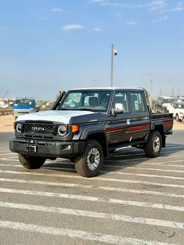 2025 Toyota Land Cruiser 70 Series LC 79 Base - GCC Specs - Brand New!