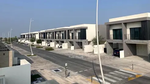 Yas Acres Specialist | Multiple Units Available | 4BR Rare Single Row and End Unit