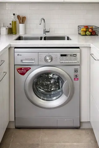 Lg  direct drive front load 8kg freestanding washing machine