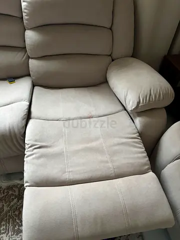 Beige reclining sofa set (3-seater + 2-seater) - good condition + small table with carpet