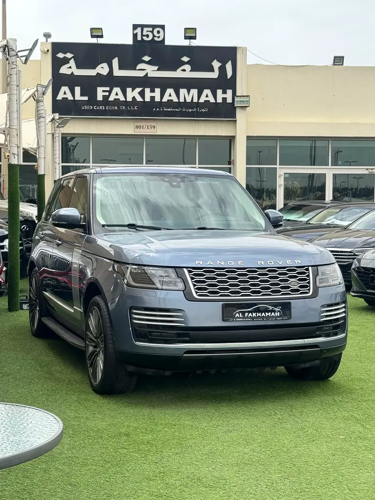 Land Rover Range Rover 2018 — photo 1 of 10