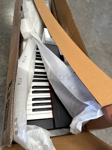 Yamaha P-225 B digital Piano