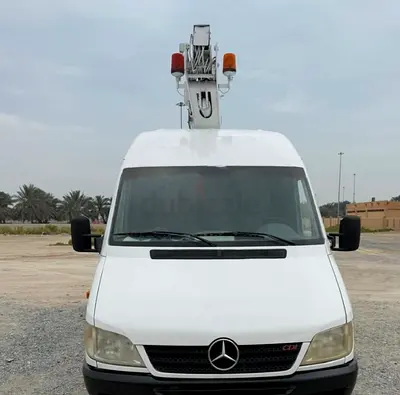 Mercedes 2007 with crane 13.2 meter