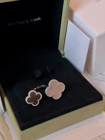 Van Cleef ring