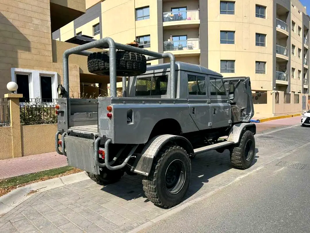 Land Rover Defender 1978 — photo 1 of 15