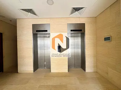 🏢 للبيع بناية استثمارية مميزة في القليعة – الشارقة  فرصة استثمارية قوية بعائد مجزٍ وموقع استراتيجي 👇  📍 الموقع: القليعة – إمارة الشارقة  🏗️ تفاصيل