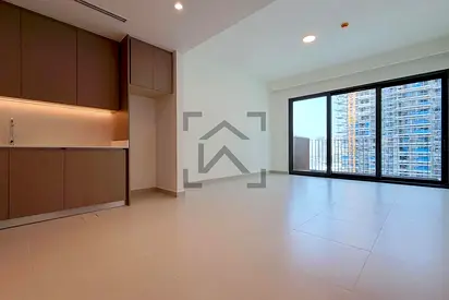 Middle Floor | Ready to Move-in | Next to the Mall