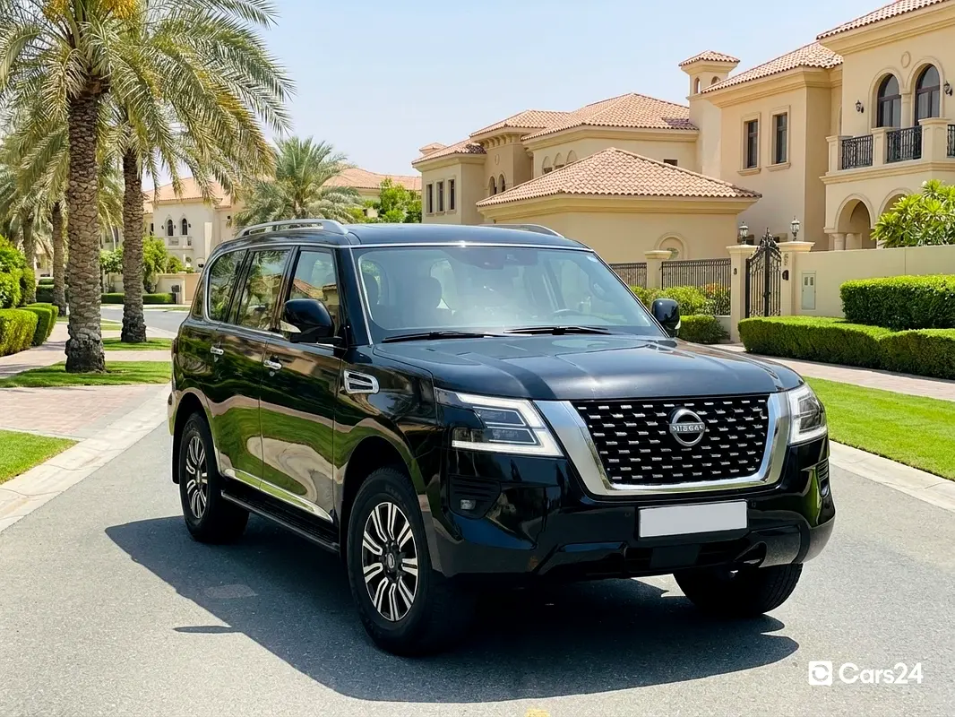 Nissan Patrol 2022 — photo 1 of 12