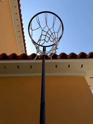 Outdoor netball hoop with rim and net (used)