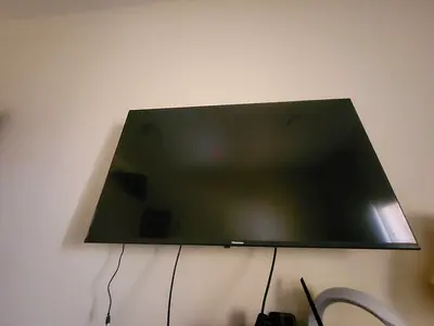 Hisense LED TV (wall-mounted) - Good working condition43 inches