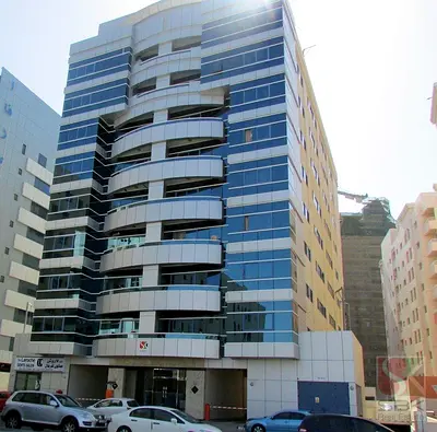 One Month Rent Free-Spacious 2 BR Flat