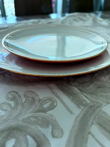 Set of 8 Pair of porcelain dinner plates with gold rim and desert plates