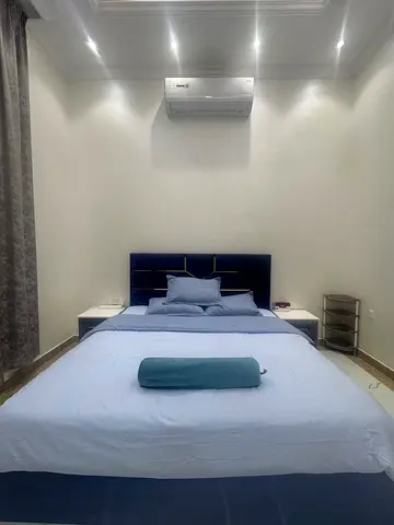 Luxury villa - 5 bedrooms - 6 bathrooms - maid's room - spacious - stunning views - high-end finishing - fully lit - 2 living rooms