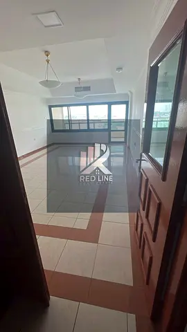 شقة غرفتين وصالة للإيجار | غرفـة خادمة | 2 بلكونة | مساحات كبيرة | المجرة – الشارقة 🏡