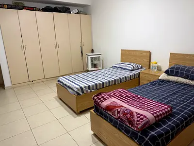 Sharing accommodation in a villa in Mirdif