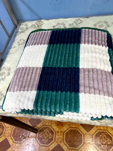Ribbed check square seat cushion blanket — green/navy