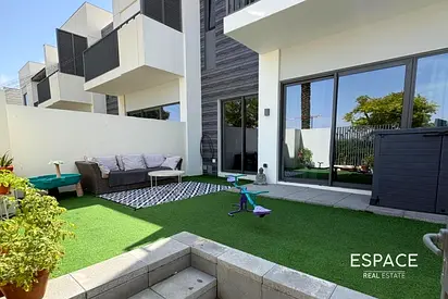 Single Row | Middle Unit | Availabe Now