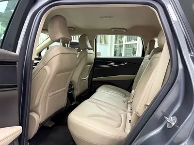 2022 Lincoln NAUTILUS 照片 12
