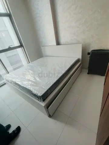 IKEA malam king size bed with IKEA mattress 180×200cm and 2 storage drawers underneath