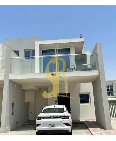 منزل تاون هاوس رائع غير مفروش مكون من 3 غرف نوم + غرفة للخادمة للإيجار في مدينة هند 4 | داماك هيلز 2