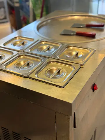 Ice cream Roll Machine