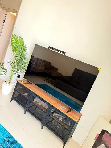 Hisense smart Led for sale ( 65 inches)