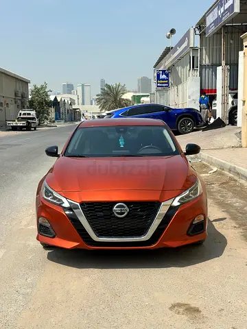 Nissan Altima Sr 2022 - Low mileage - Great condition