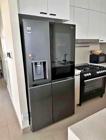 LG 4-Door French Door Refrigerator (Black Stainless) with Water Dispenser ice maker