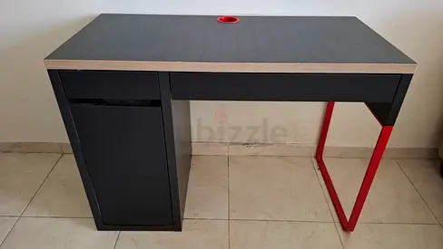 Modern Study Desk with Cable Management
