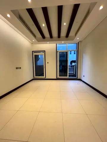 فيلا 4غرف|مجلس|طابقين|غرفة ماستر|خزائن بالحائط|قريب من شاطي الحيرة|صيانة مجانية علي المالك